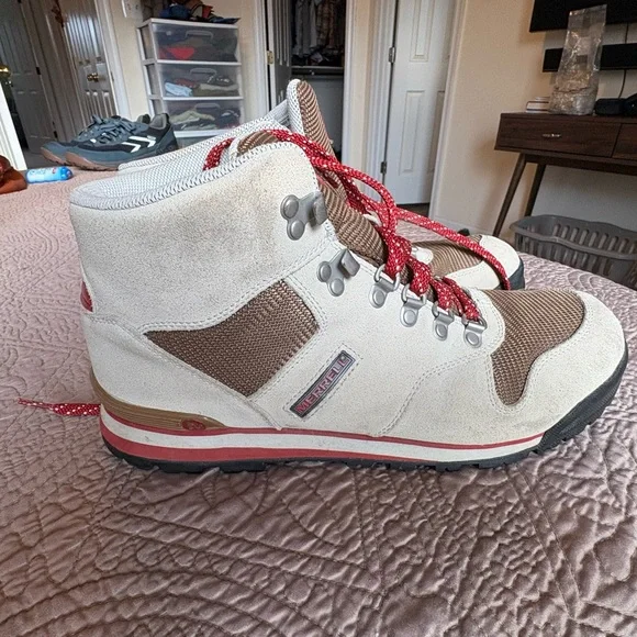 Merrill Beige and Red Retro hikers - Picture 3 of 4